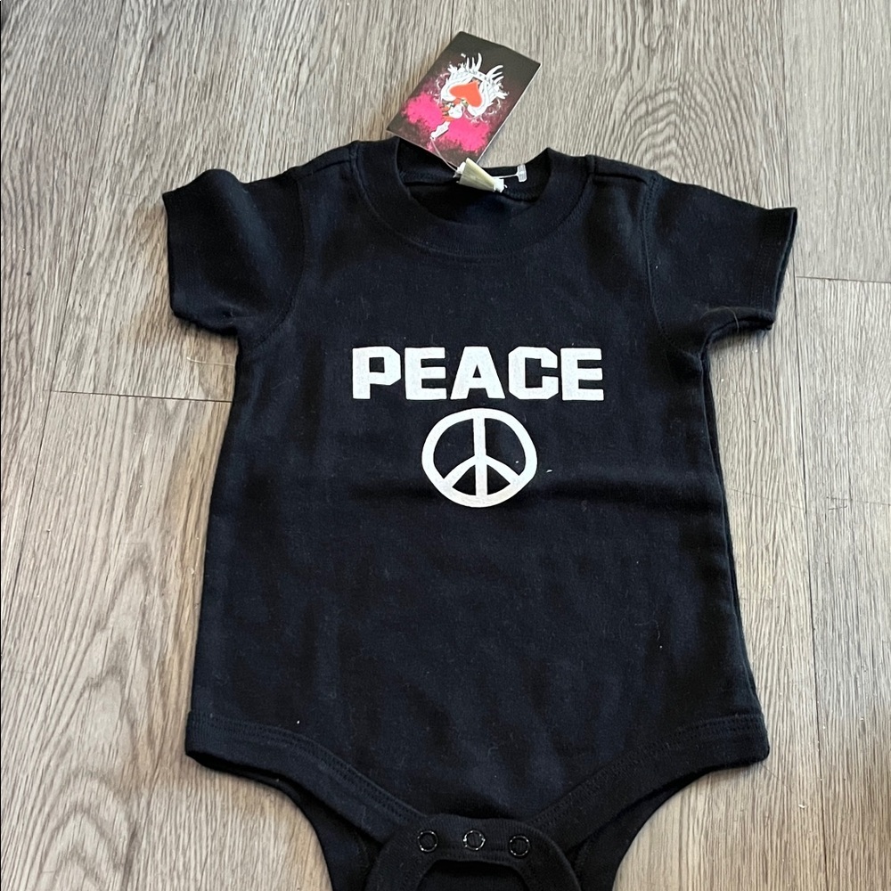 Black 'Peace' Short-Sleeve One-Piece Bodysuit for Kids